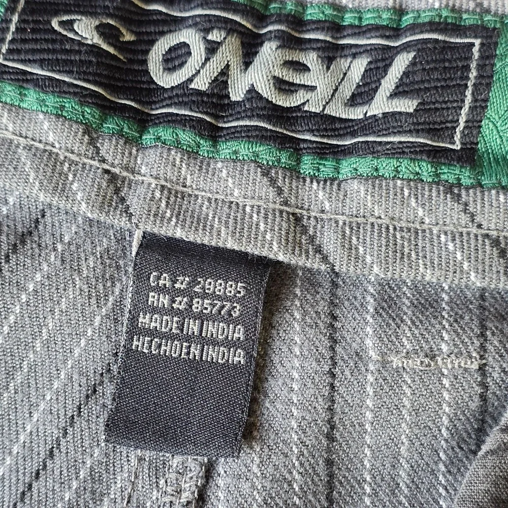 O'Neill Shorts Mens 33 Gray black striped Chino‎ Shorts Flat Front Zip Fly Surf